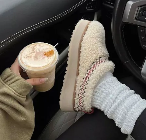 UGG Tasman