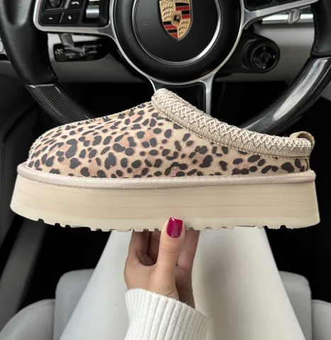 UGG Tasman