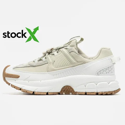 3161 Nike Air Zoom Vomero Roam