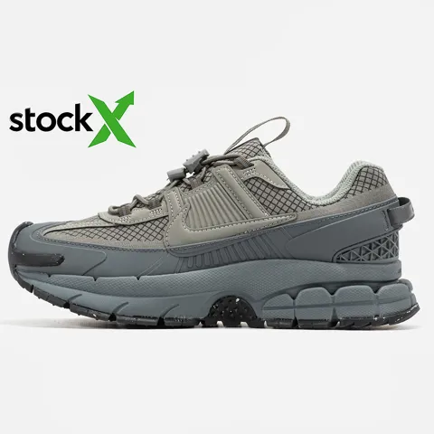 3162 Nike Air Zoom Vomero Roam
