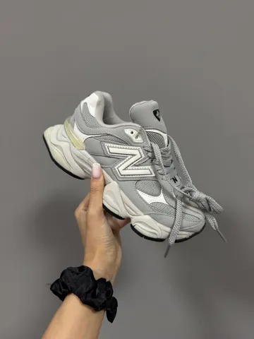 NEW BALANCE 9060 | LIGHT GREY LEATHER (2)